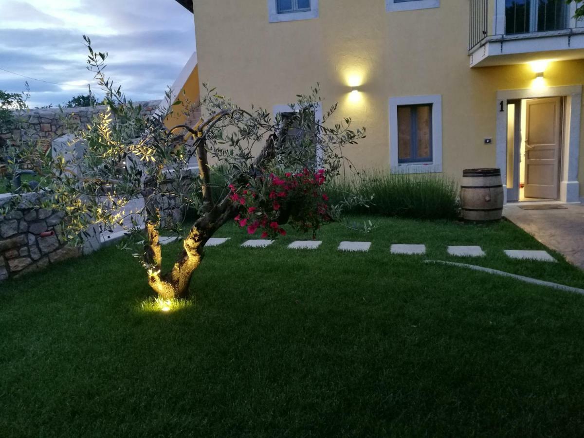 Agriturismo Ostrouska Sgonico Buitenkant foto