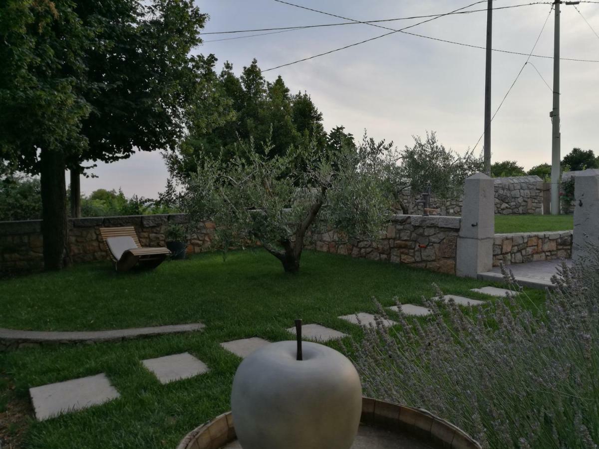 Agriturismo Ostrouska Sgonico Buitenkant foto